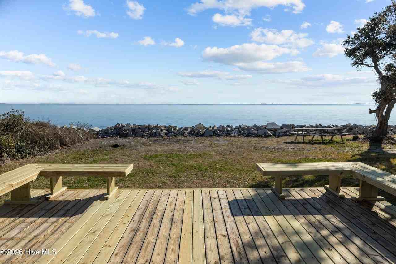 662 Island Rd - Photo 2 of 22