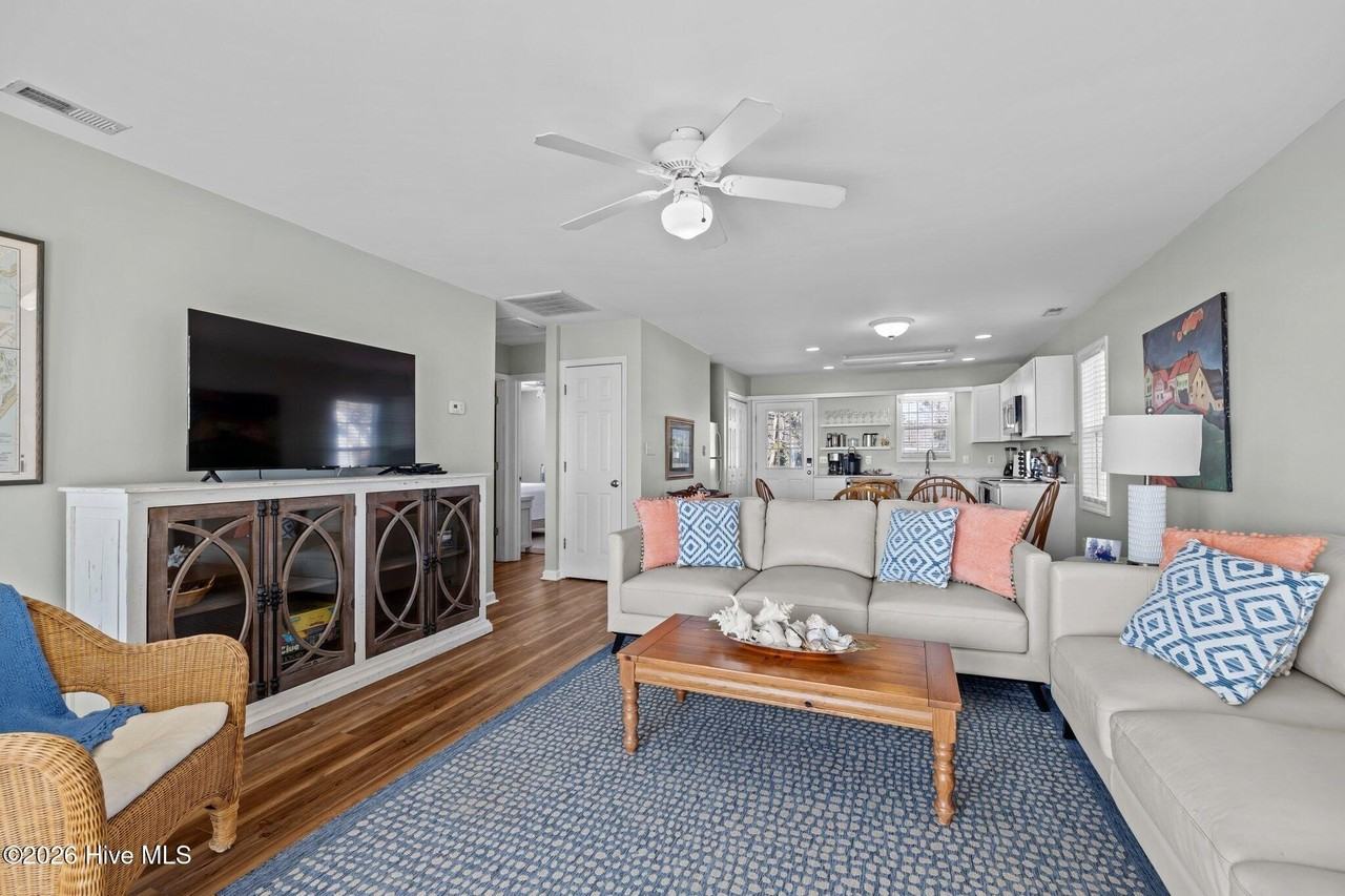 662 Island Rd - Photo 6 of 22