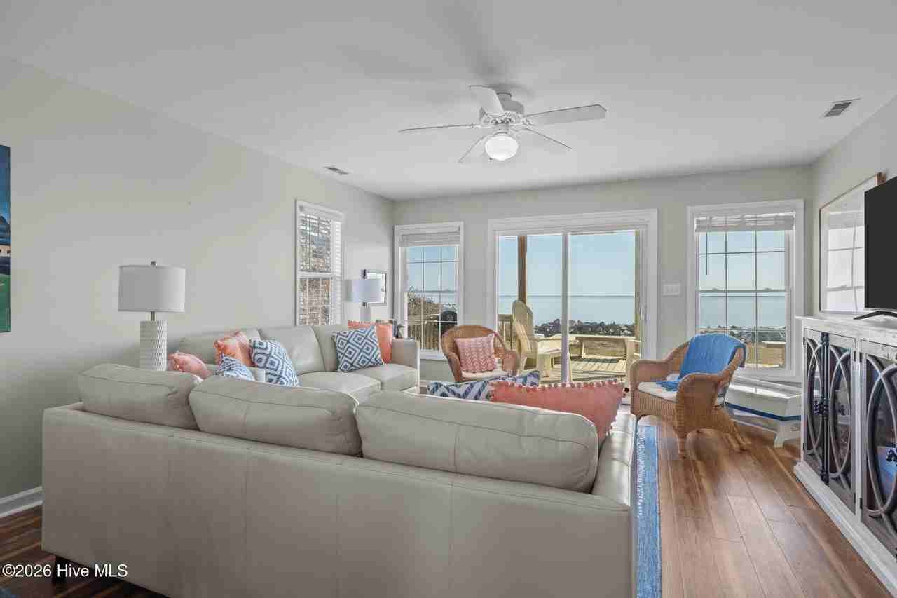 662 Island Rd - Photo 7 of 22