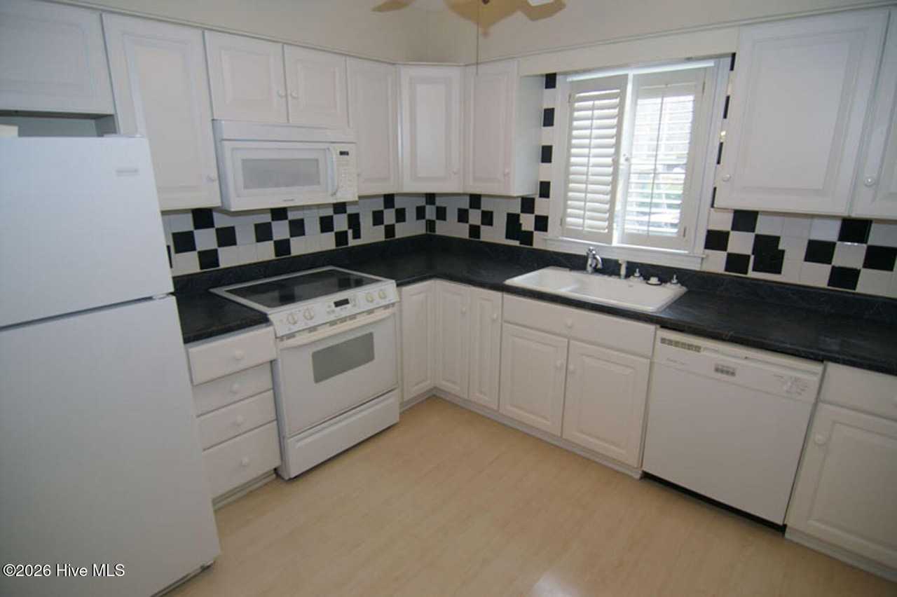 1968 Quail Ridge Rd #C - Photo 5 of 18