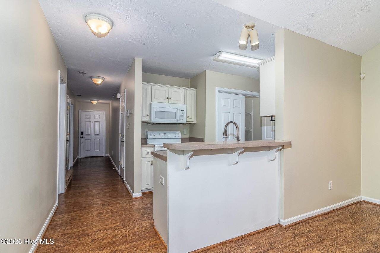 456 Northrop Pl - Photo 4 of 18