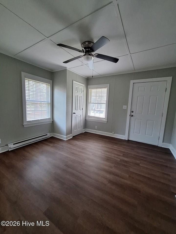 608 Hudson St #A - Photo 3 of 7