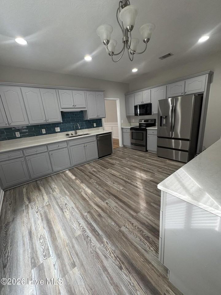 2021 Dundee Way - Photo 4 of 19
