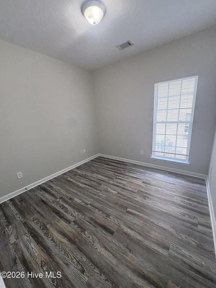 2021 Dundee Way - Photo 6 of 19