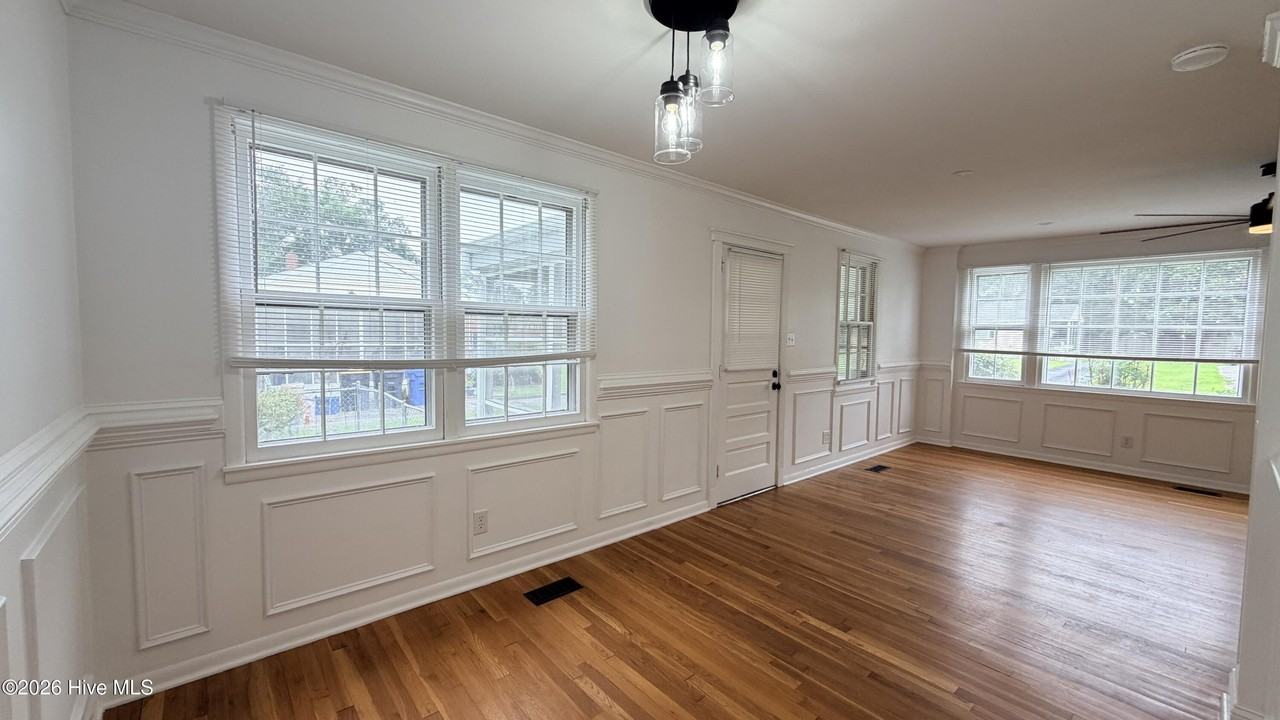 412 Seminole Trl - Photo 4 of 23