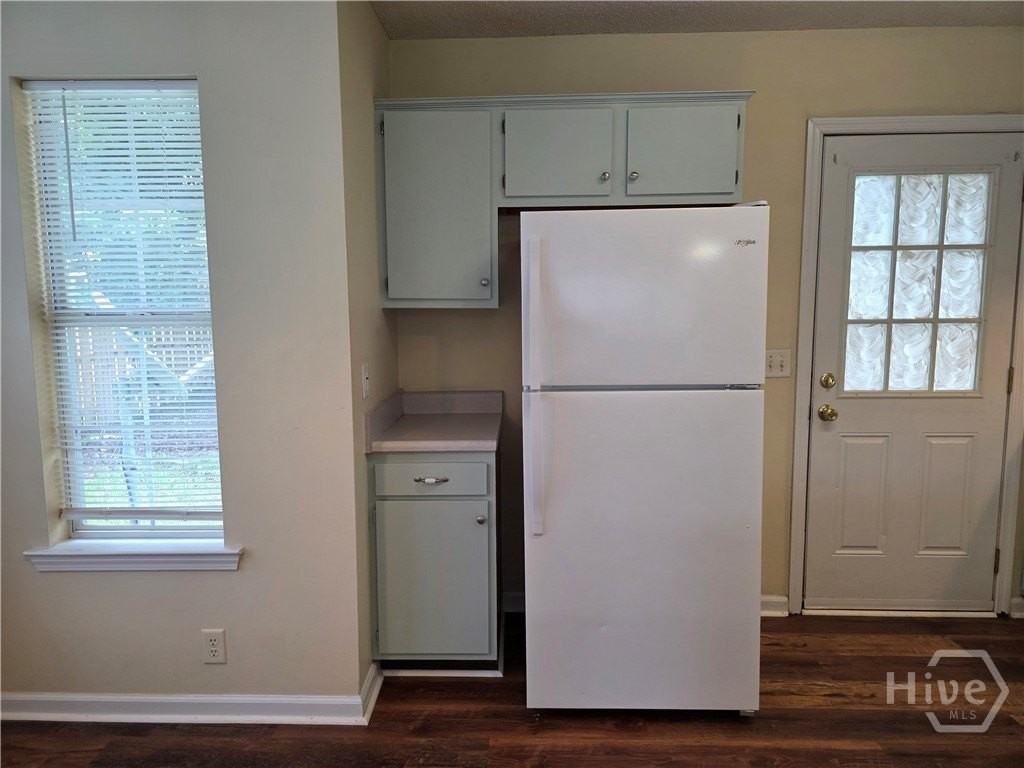 1213 Exley Dr - Photo 7 of 17