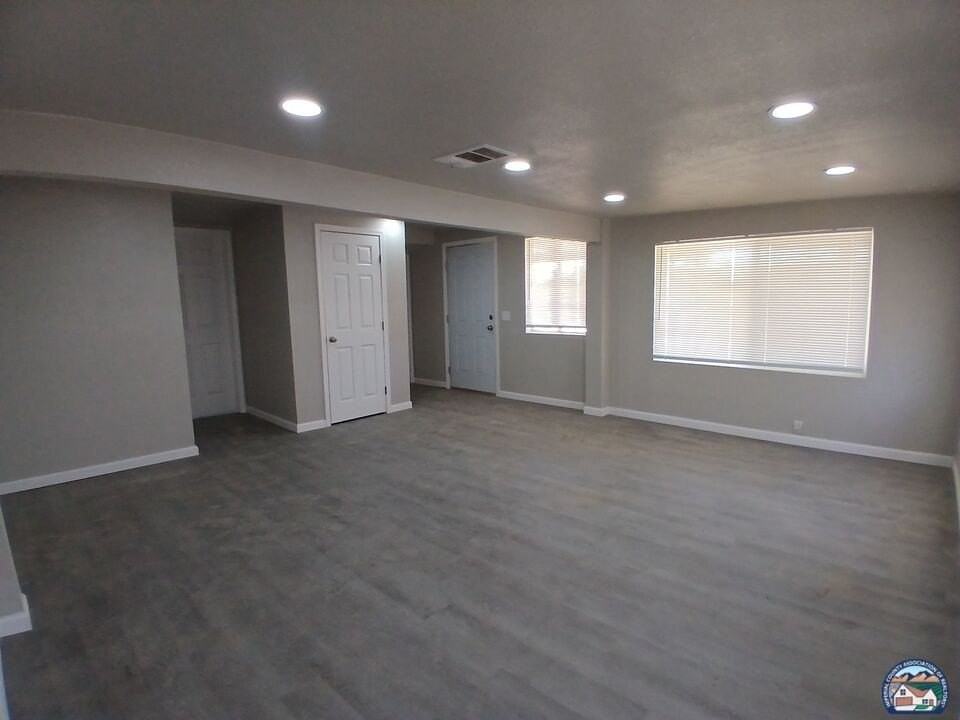 114 5th St - Photo 5 of 15