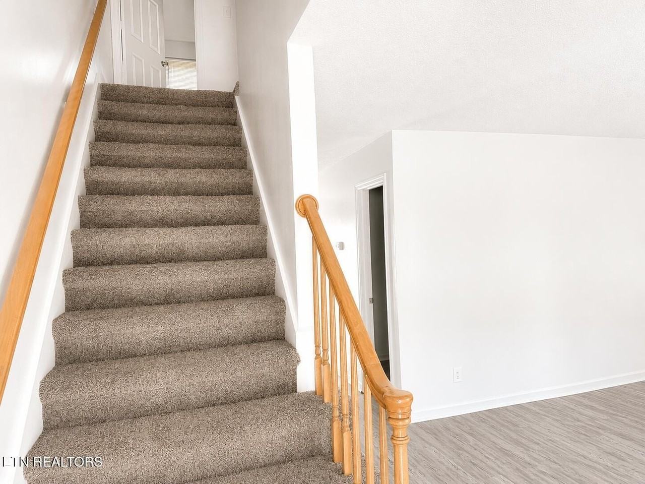 10408 Victoria Dr #D - Photo 5 of 23