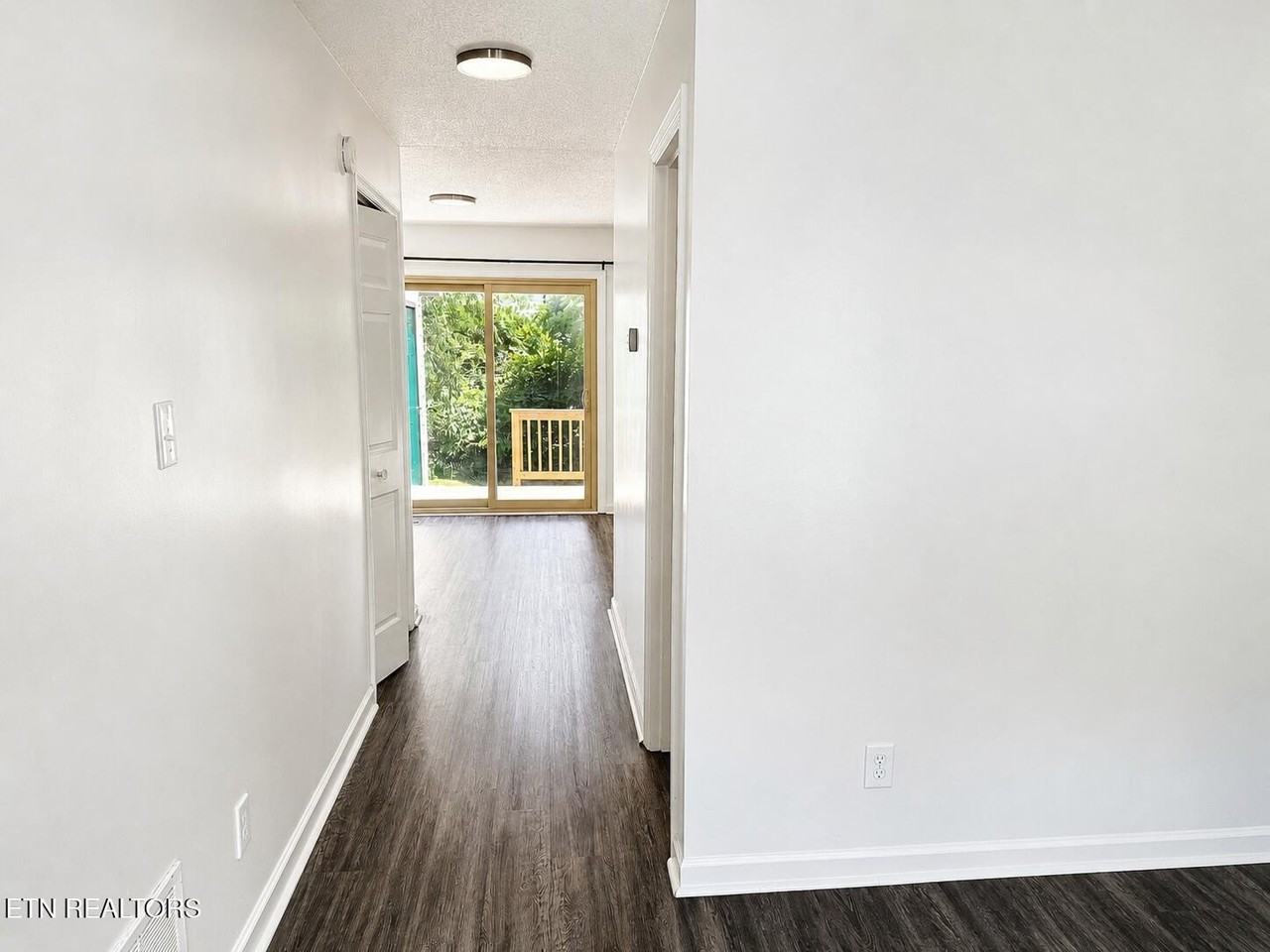 10408 Victoria Dr #D - Photo 6 of 23