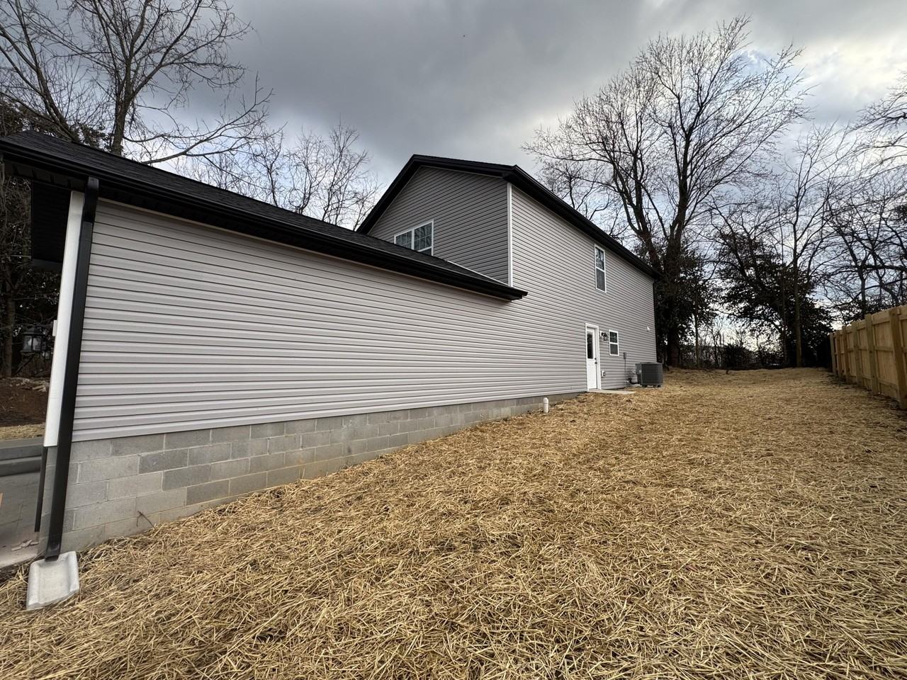 326 Elm St - Photo 3 of 19