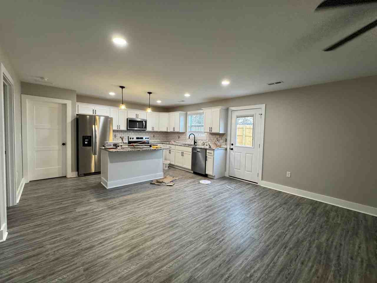 326 Elm St - Photo 6 of 19