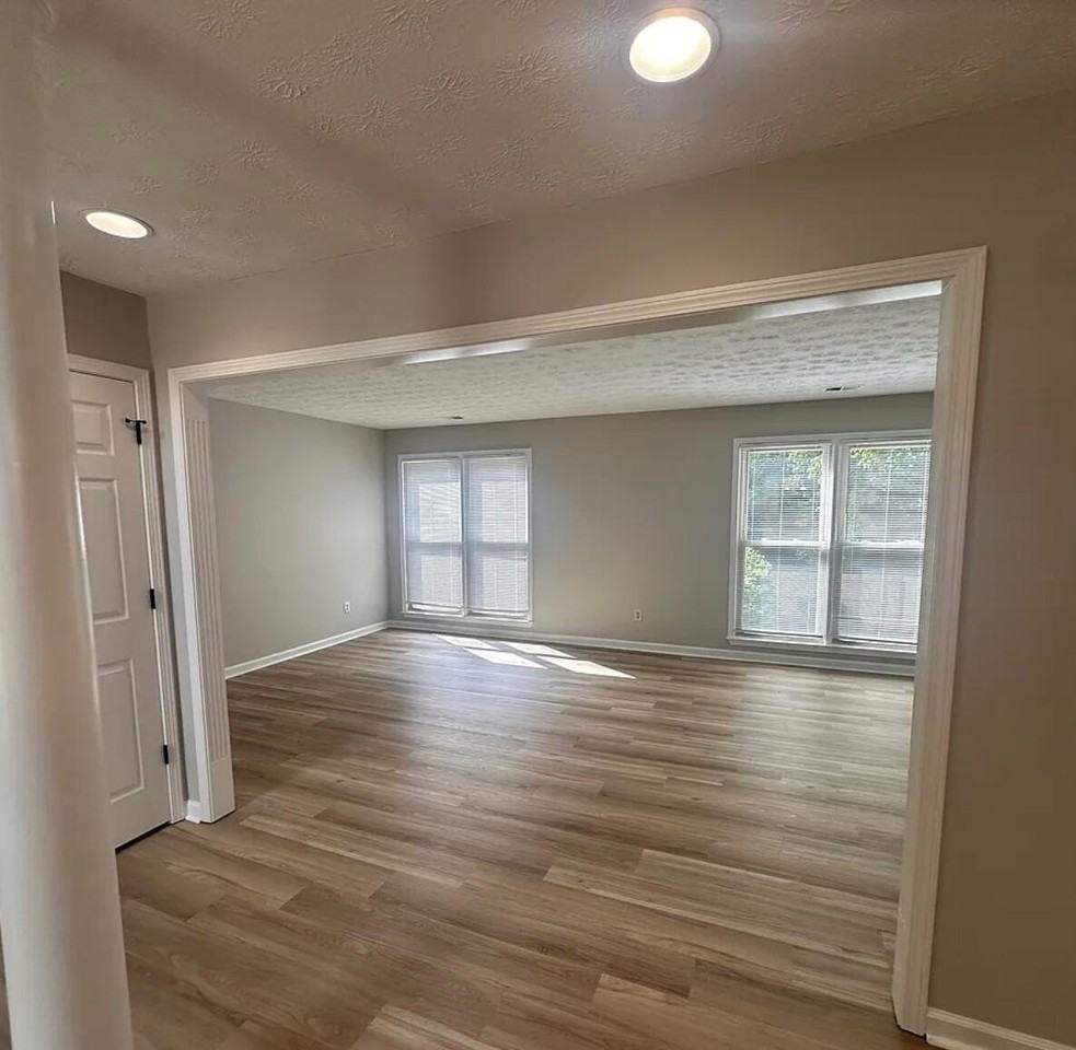 672 Millpond Rd - Photo 6 of 30