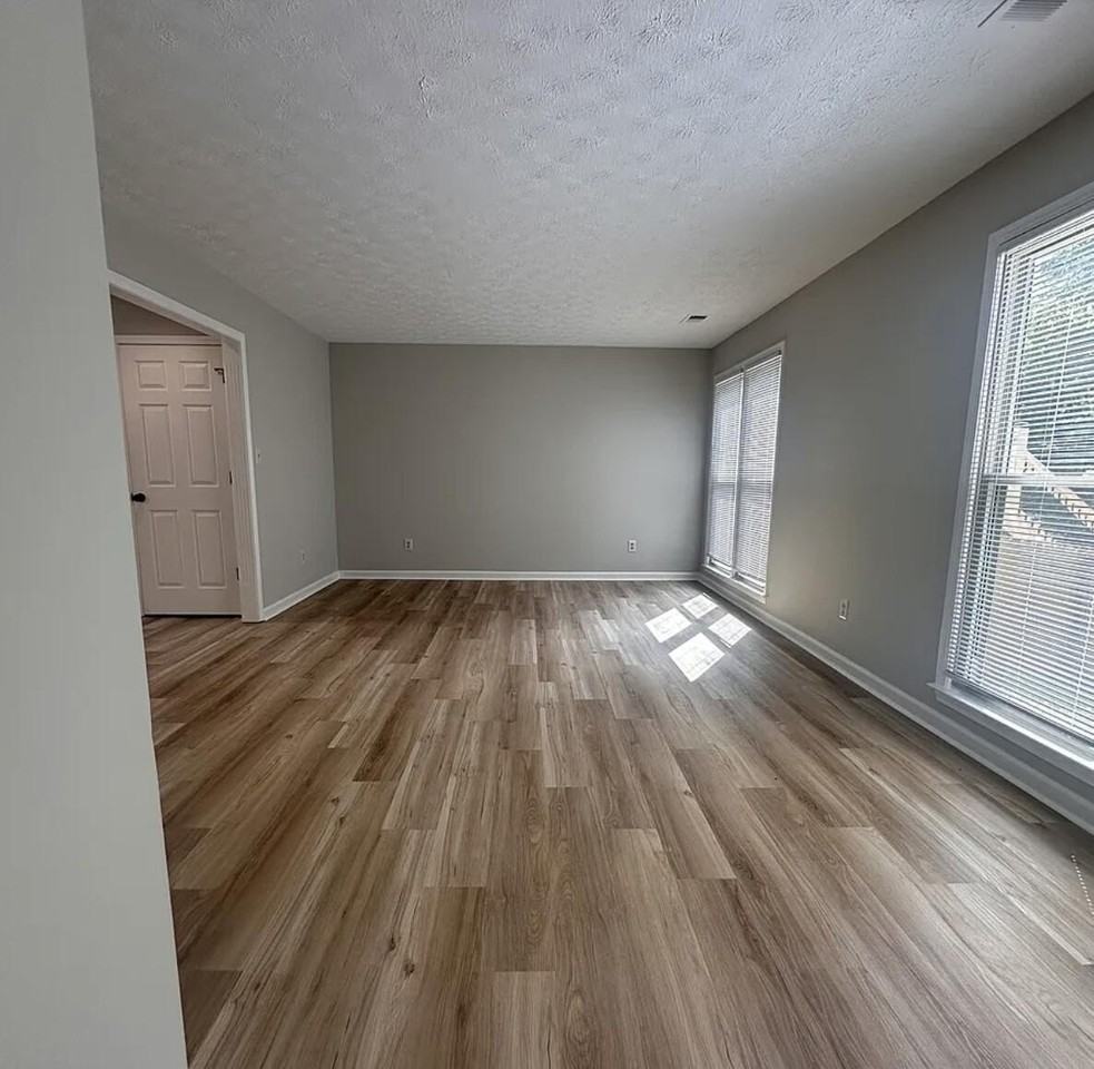 672 Millpond Rd - Photo 7 of 30