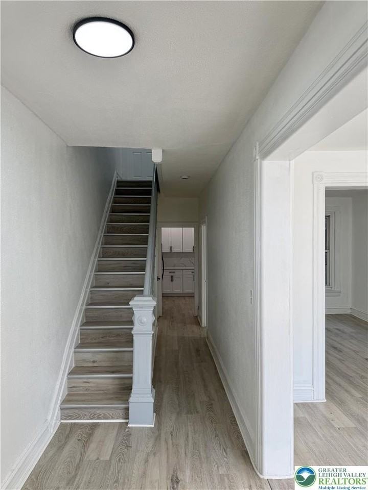 389 W Turner St - Photo 2 of 12
