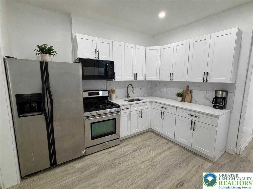 389 W Turner St - Photo 5 of 12
