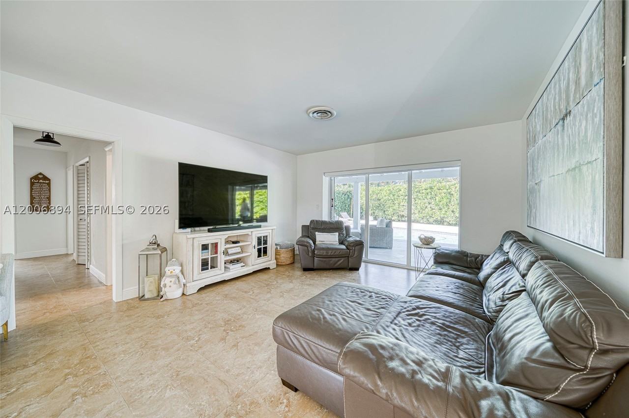 10600 Sw 80th Ct - Photo 7 of 36