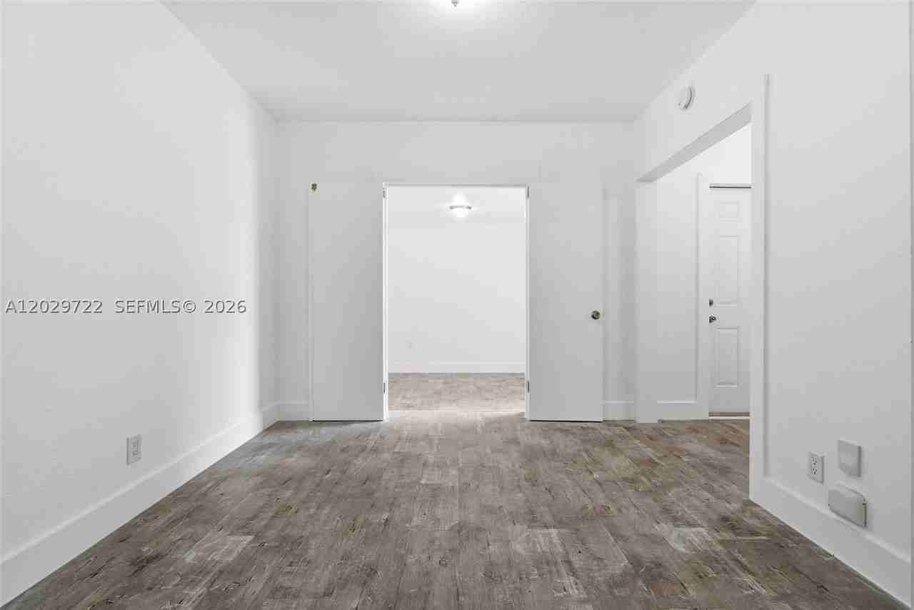 8430 Crespi Blvd #8420 - Photo 5 of 16