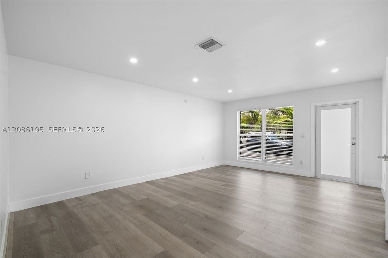 5130 Ne 17th Ter #0 - Photo 4 of 19
