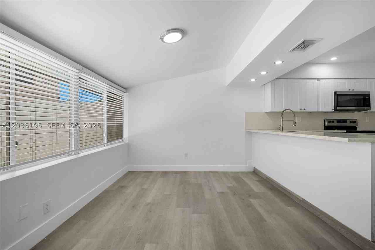 5130 Ne 17th Ter #0 - Photo 7 of 19