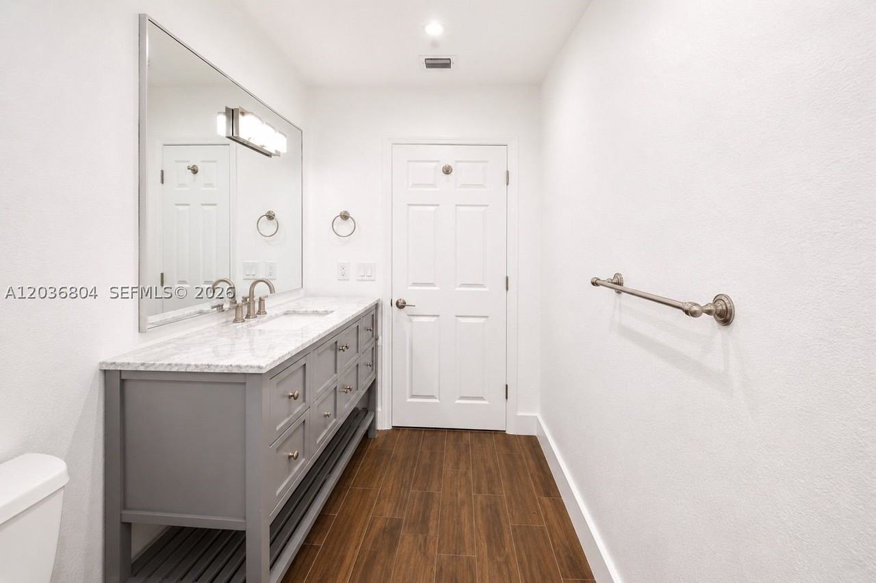 5839 Sw 74th Ter #103 - Photo 6 of 20