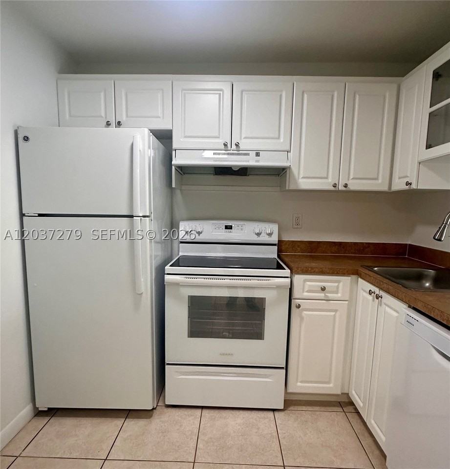 9360 Fontainebleau Blvd #309 - Photo 7 of 23