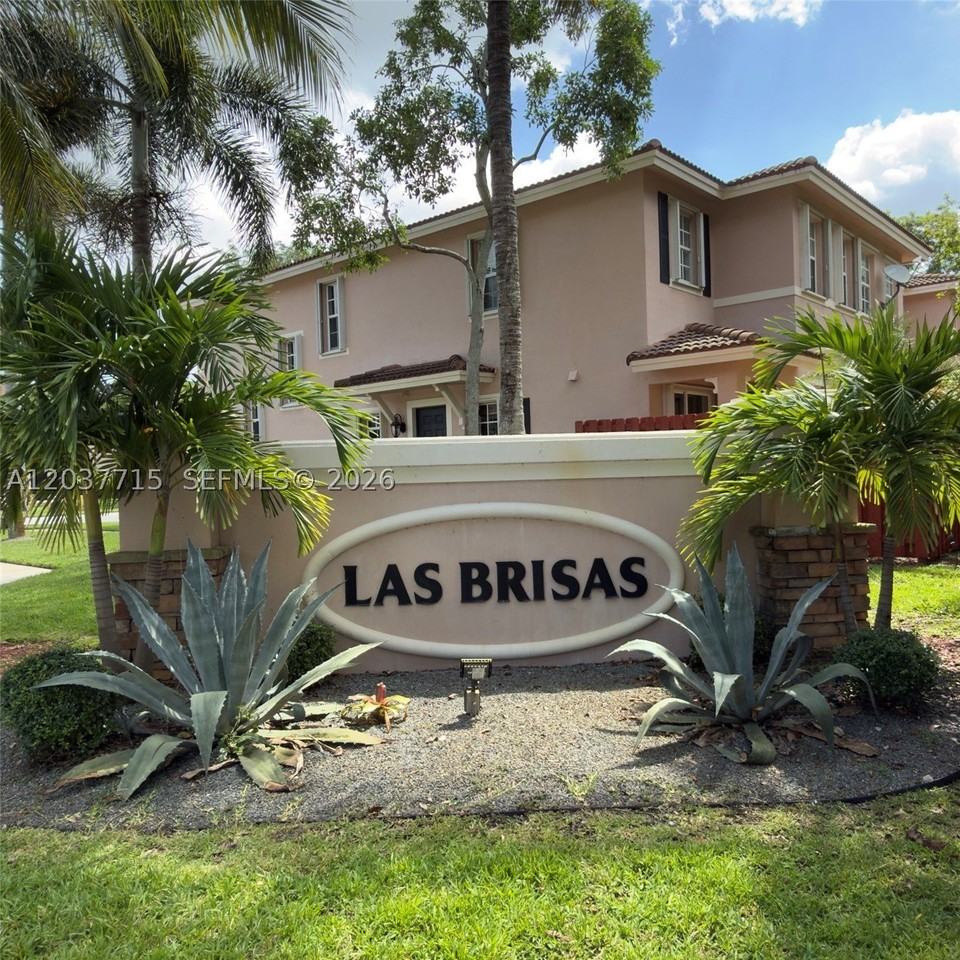 280 Las Brisas Cir #280