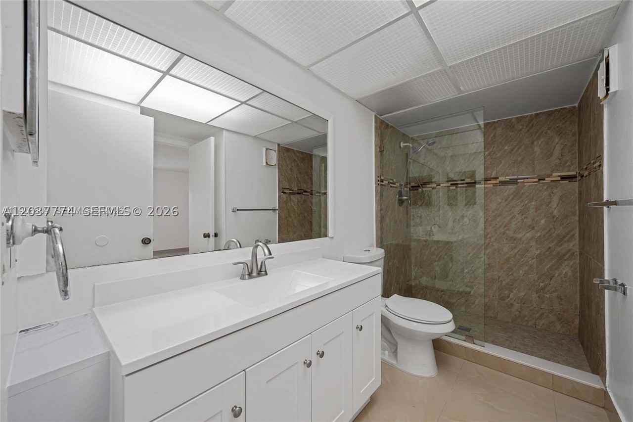 200 Lakeview Dr #101 - Photo 2 of 37