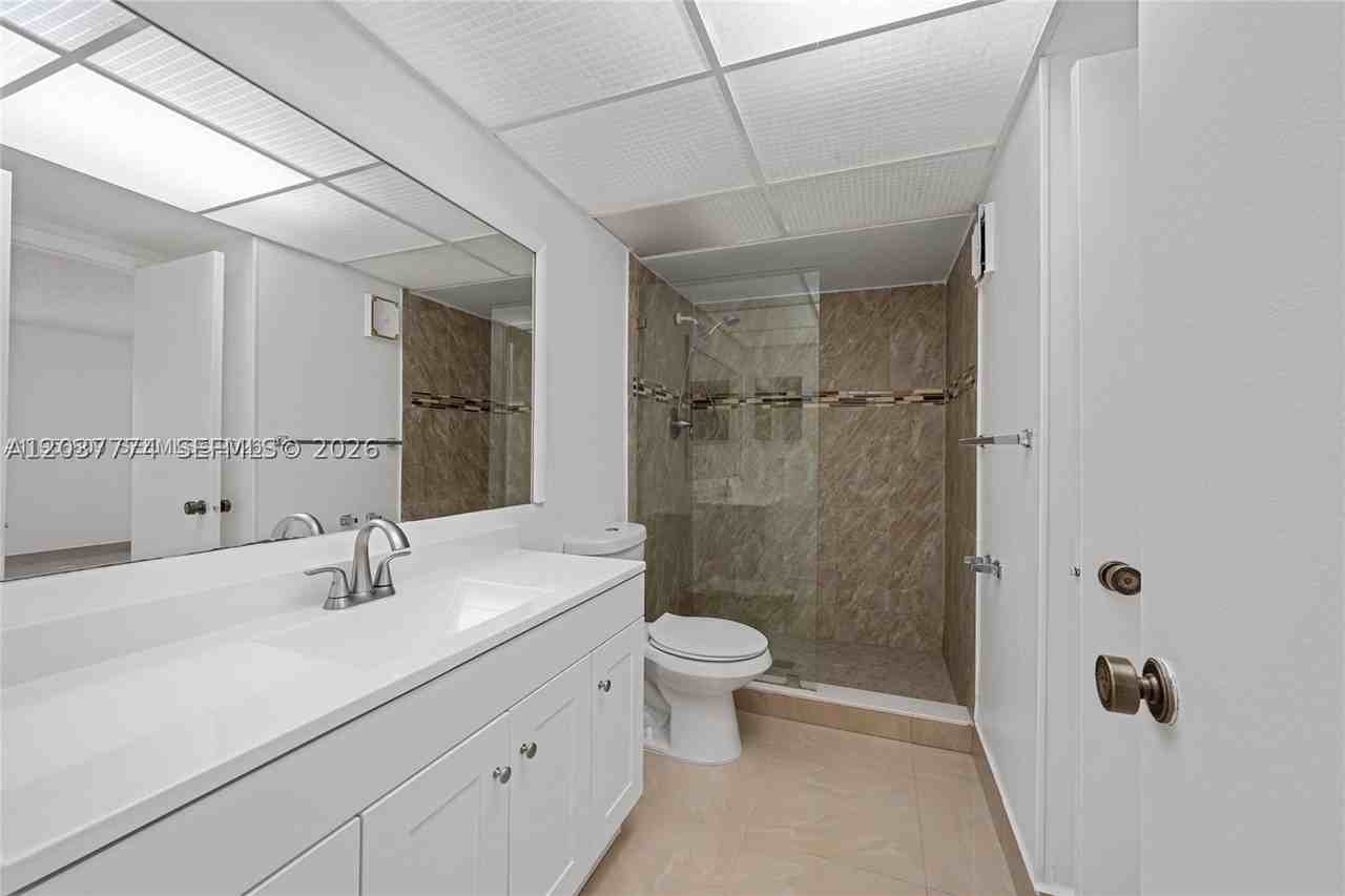 200 Lakeview Dr #101 - Photo 3 of 37