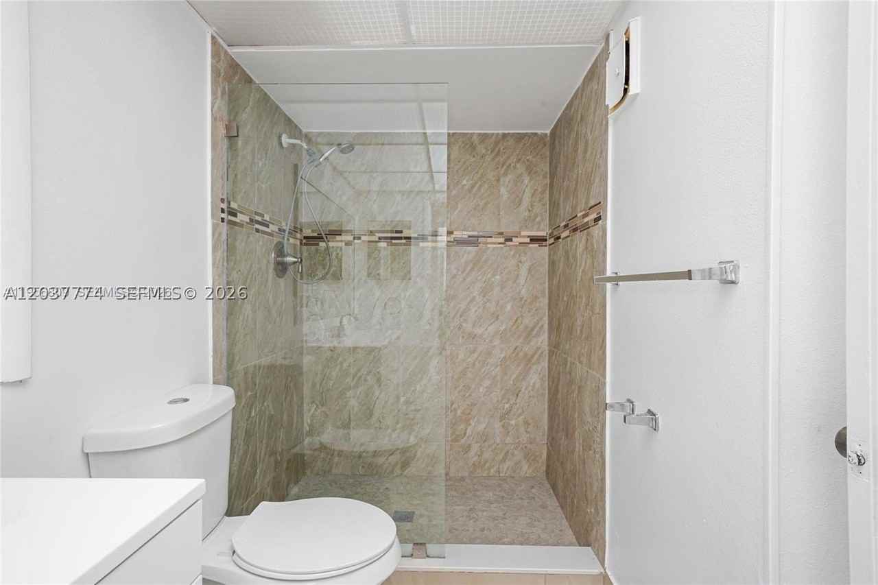 200 Lakeview Dr #101 - Photo 4 of 37
