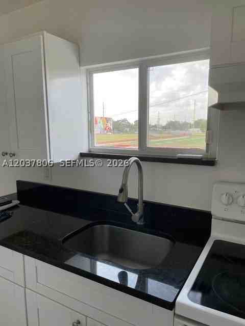 337 Nw 59th Ter #A - Photo 5 of 12
