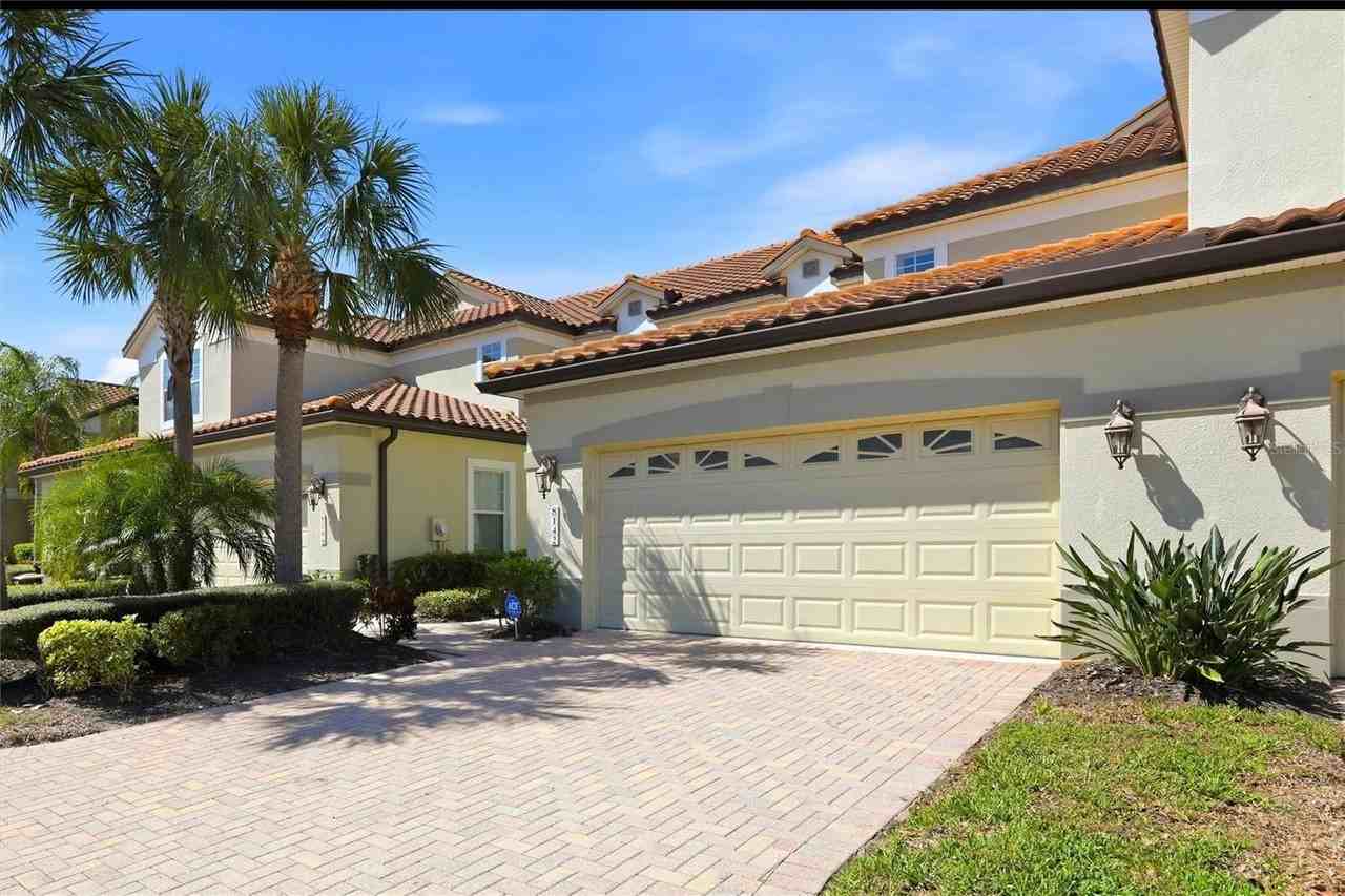 8142 Miramar Way - Photo 3 of 50