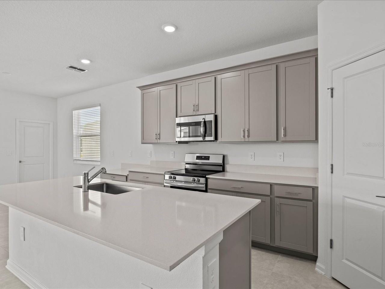 6325 Blissful St - Photo 3 of 30