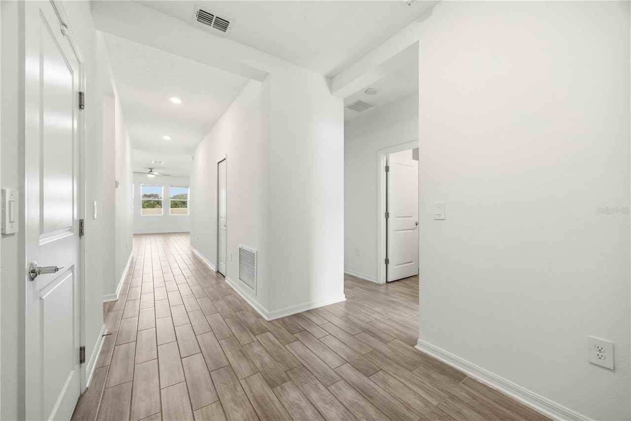 122 Inman Blvd - Photo 6 of 32