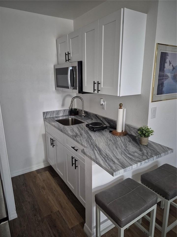 7709 W Hanna Ave #C - Photo 5 of 10