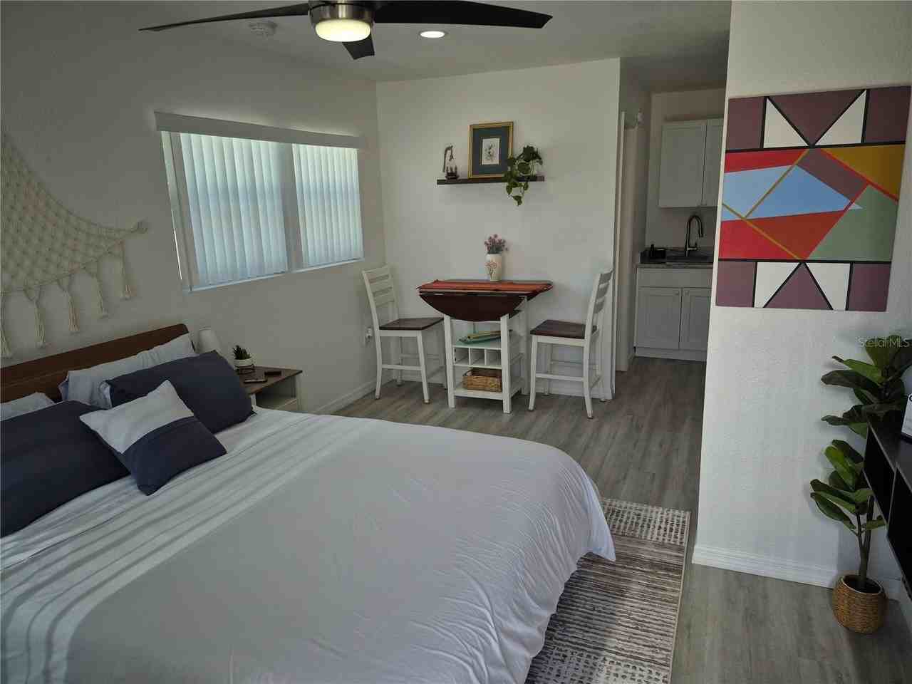 7709 W Hanna Ave #B - Photo 2 of 12