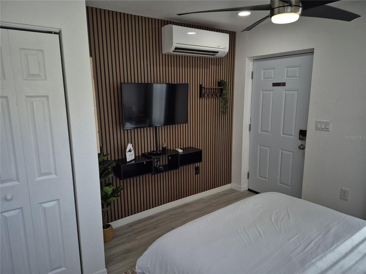 7709 W Hanna Ave #B - Photo 5 of 12