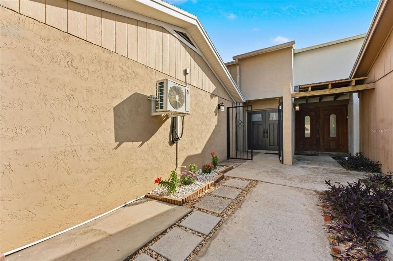 105 E Davis Blvd #B - Photo 3 of 45