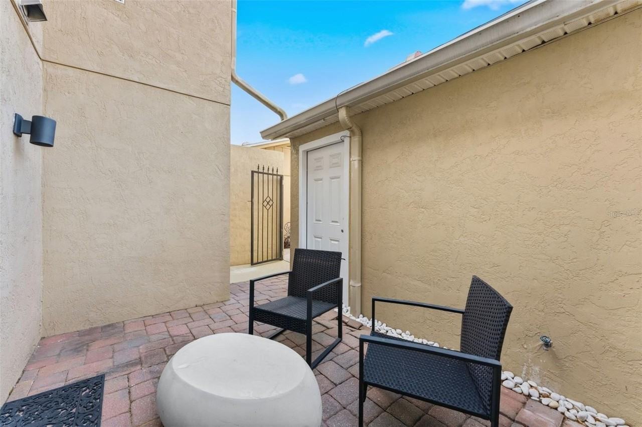 105 E Davis Blvd #B - Photo 5 of 45