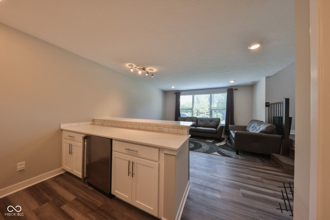 13496 Erlen Dr - Photo 4 of 23