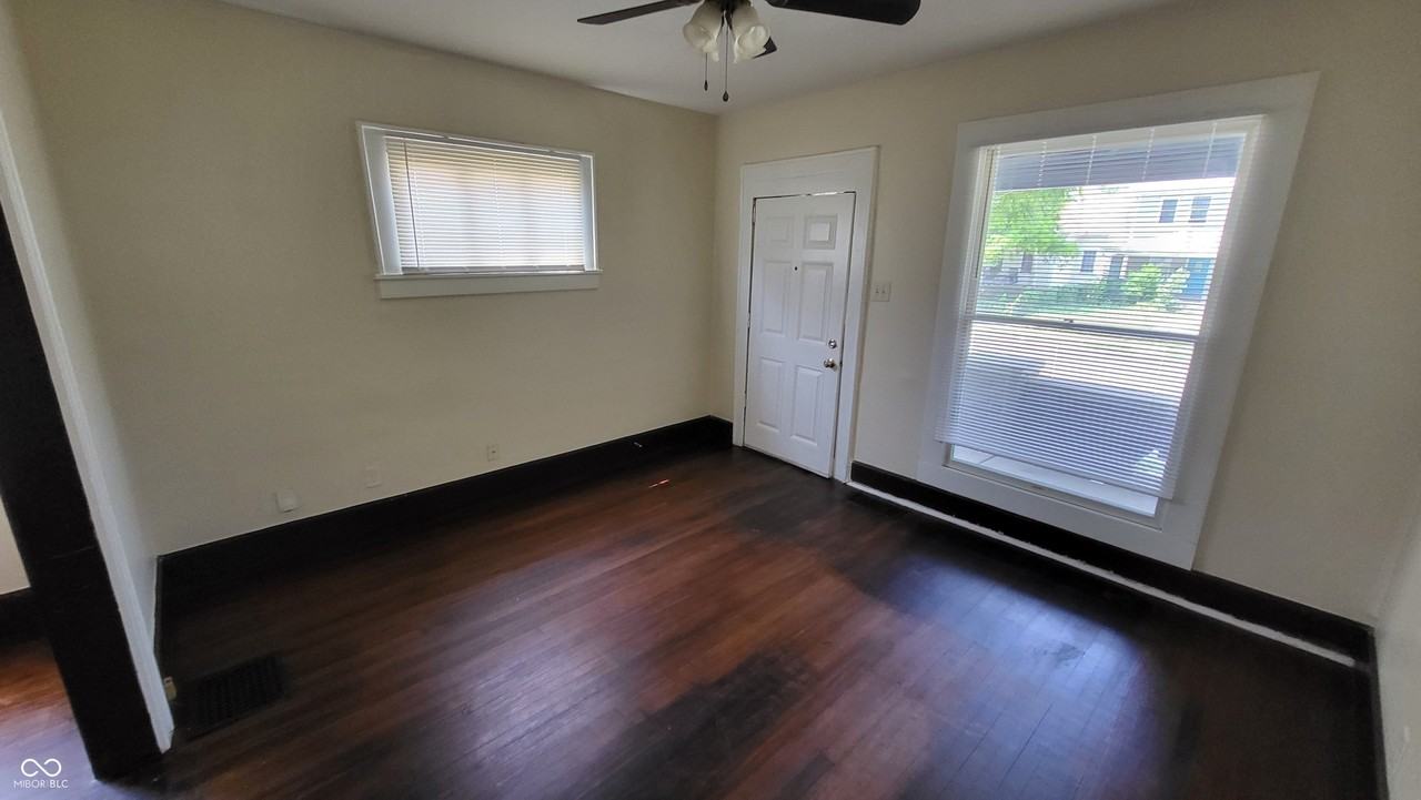 323 N Rural St - Photo 5 of 18