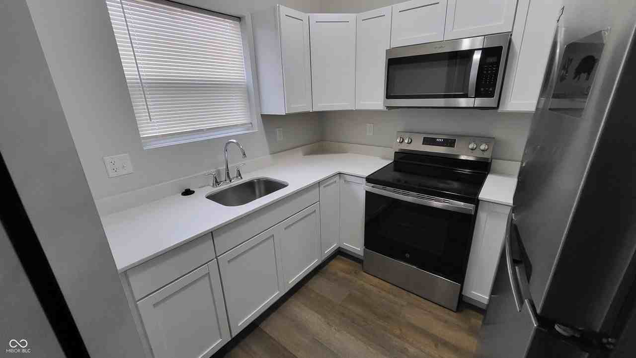 515 N Oxford St #B - Photo 6 of 17