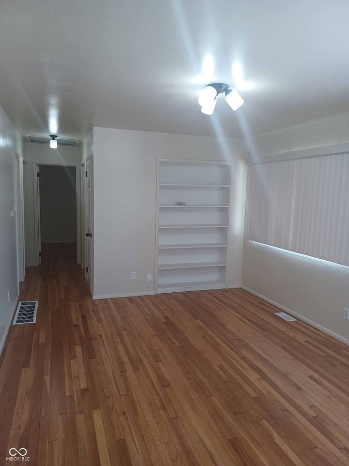 33 S Post Rd - Photo 2 of 28