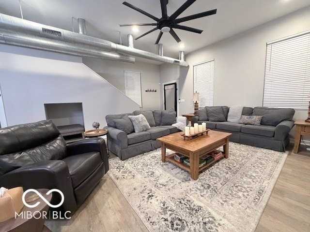 656 N Beville Ave - Photo 2 of 25