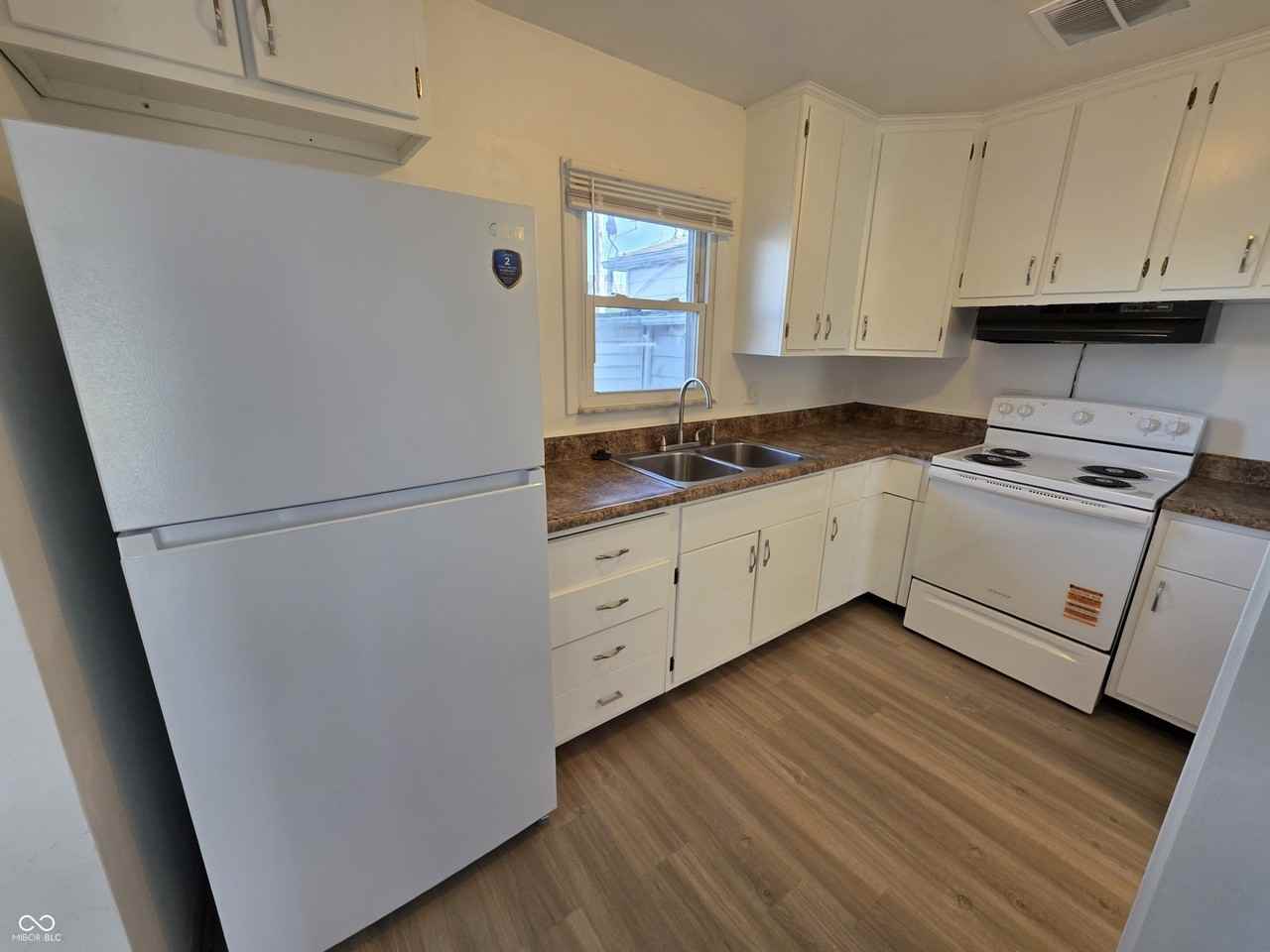 3815 Biscayne Rd - Photo 5 of 16
