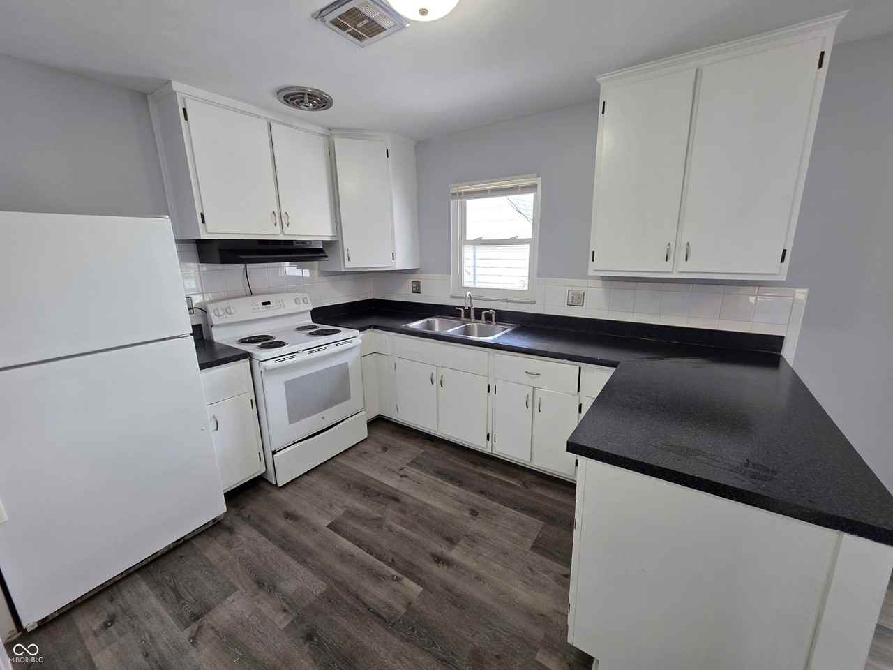 3821 Biscayne Rd - Photo 5 of 19