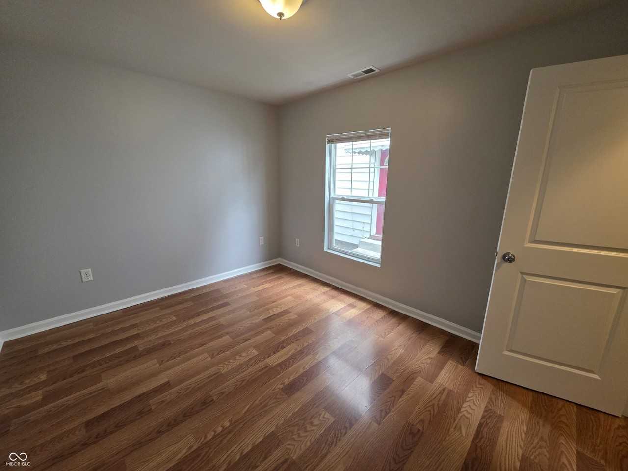 1952 Shelby St Unit B - Photo 5 of 8