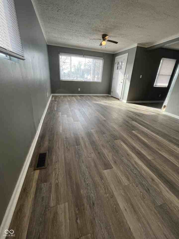 4622 E 30th St - Photo 4 of 16