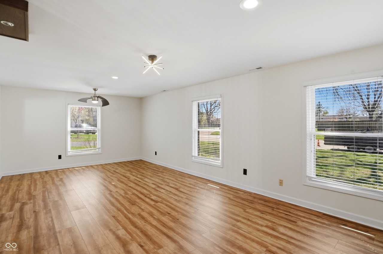 512 Lexington Blvd - Photo 7 of 50