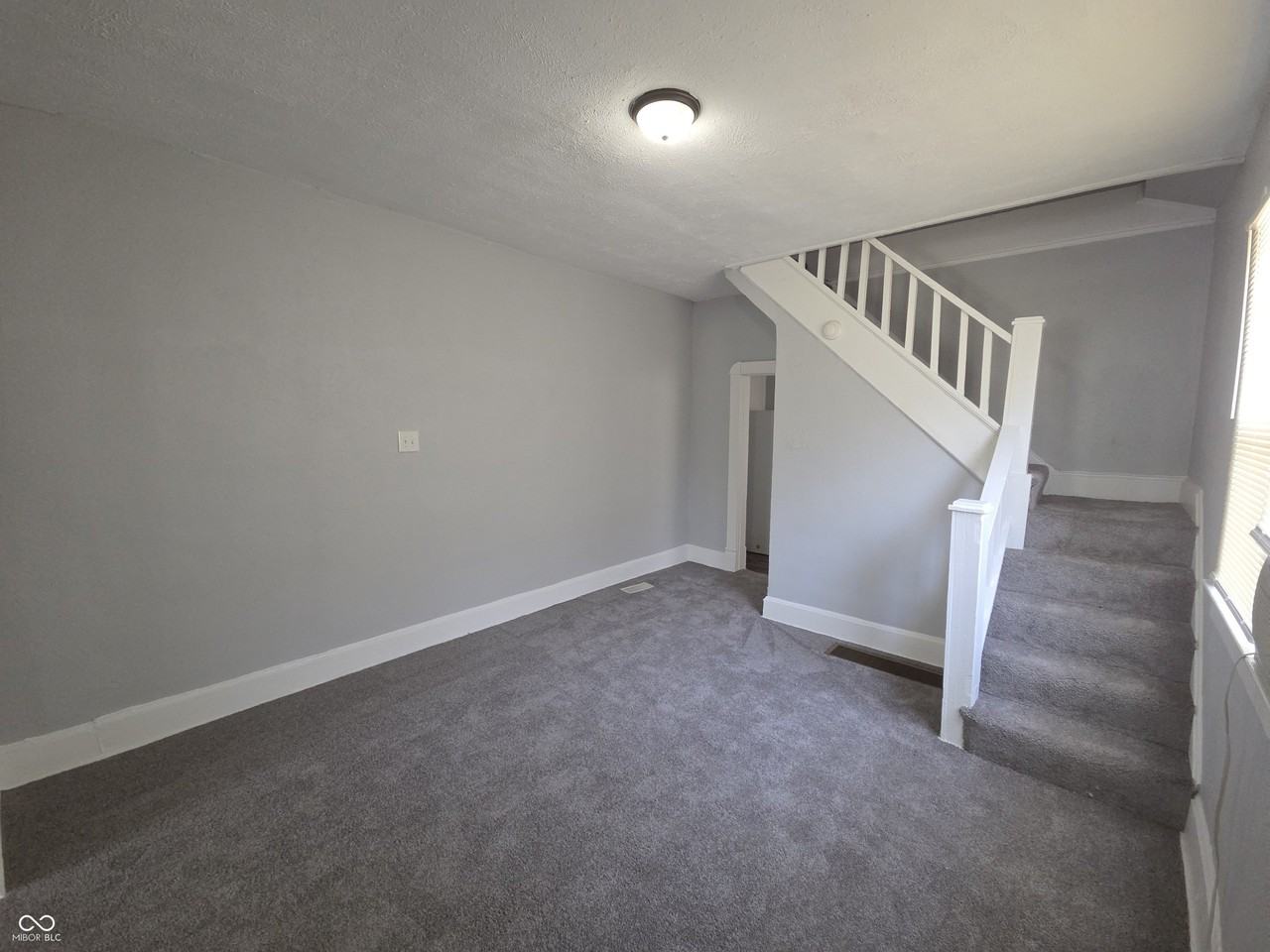 516 W 28th St - Photo 5 of 17