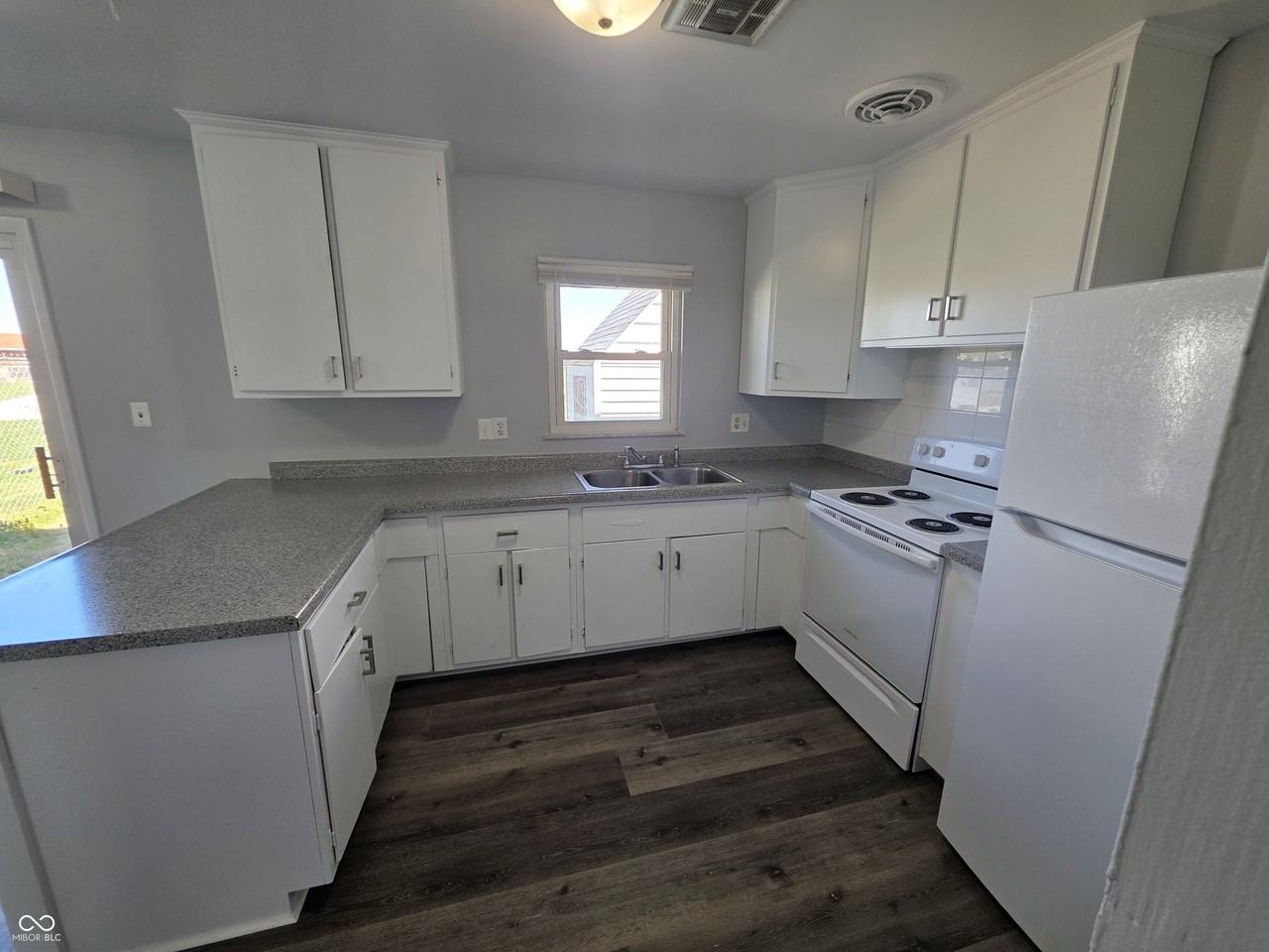 3823 Biscayne Rd - Photo 6 of 21
